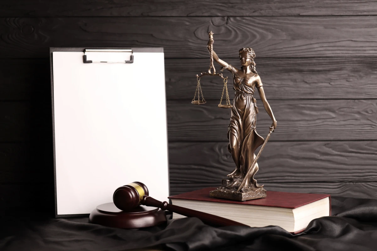 Effacer une condamnation du casier judiciaire : démarches et procédures